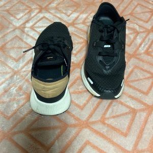 Calzado deportivo dama  8 USA poco uso